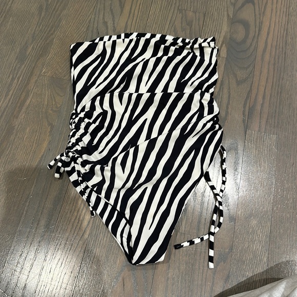 Aexae strapless zebra one piece - Picture 2 of 4